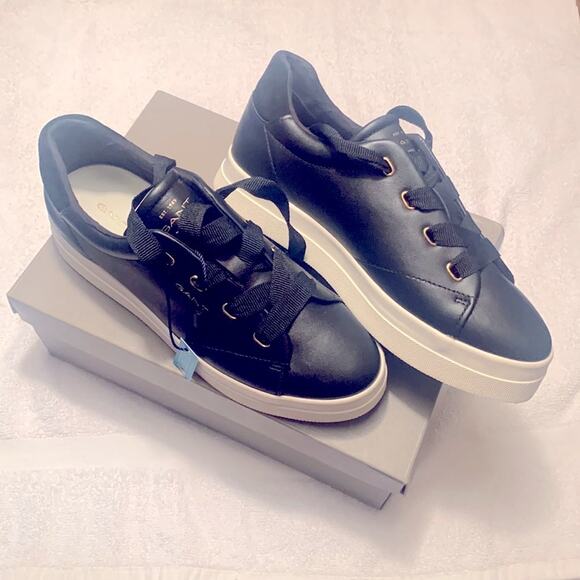 GANT Shoes - GANT Avona Leather Sneakers - Gold Grommets